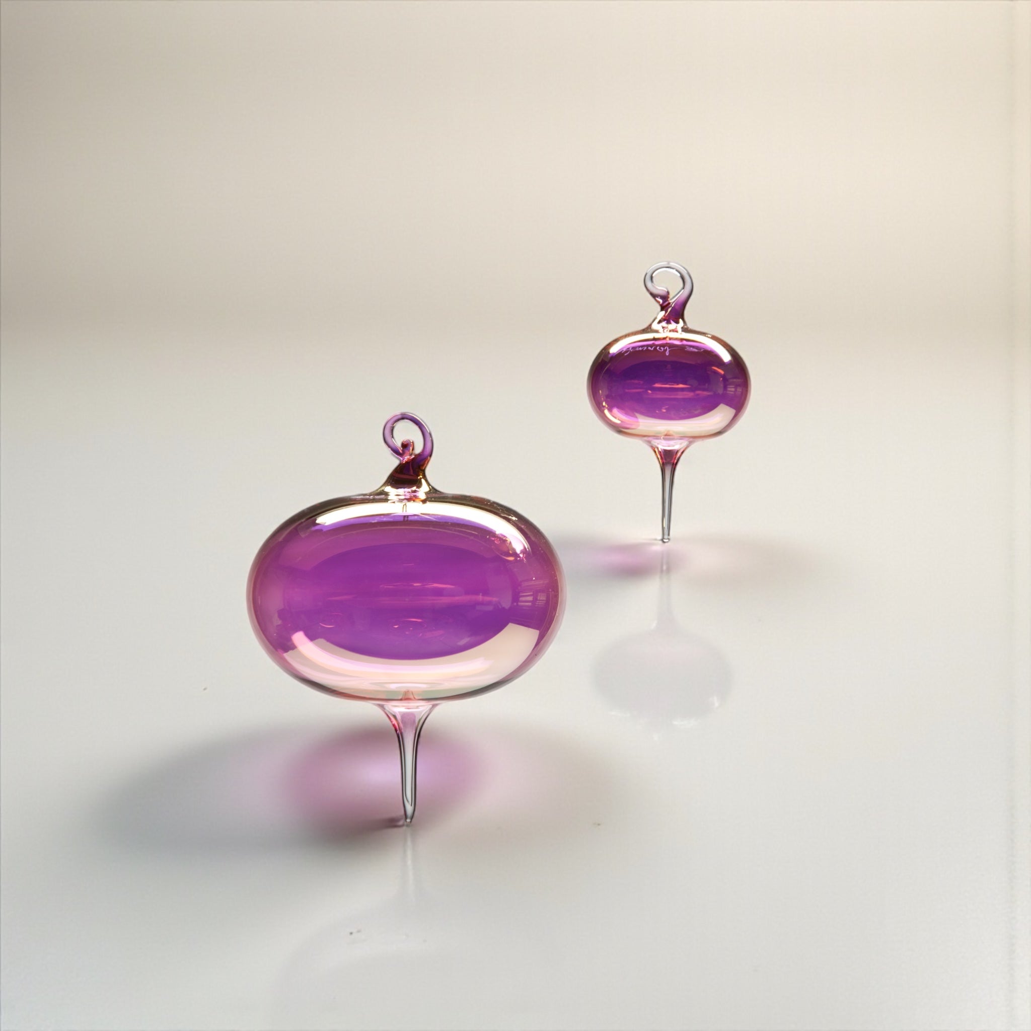 Gold Ruby Twist Ornament – Hand-Blown Glass Ornament